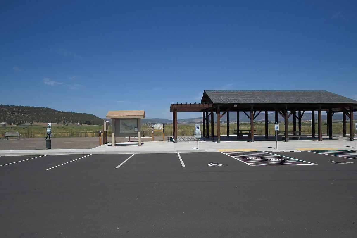 crooked river parking lot